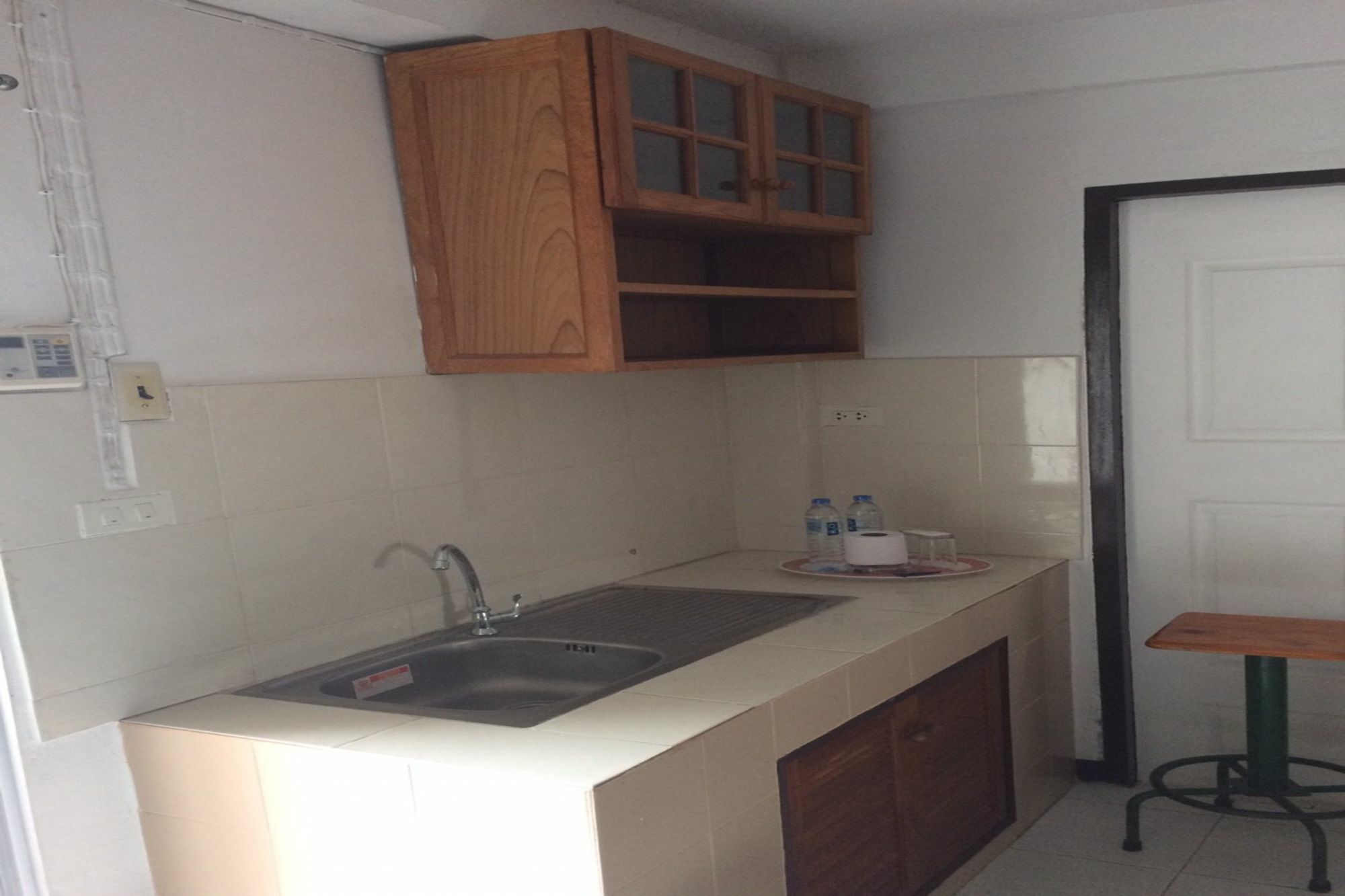 Baan Khun Mae Apartment Bangkok Exteriör bild