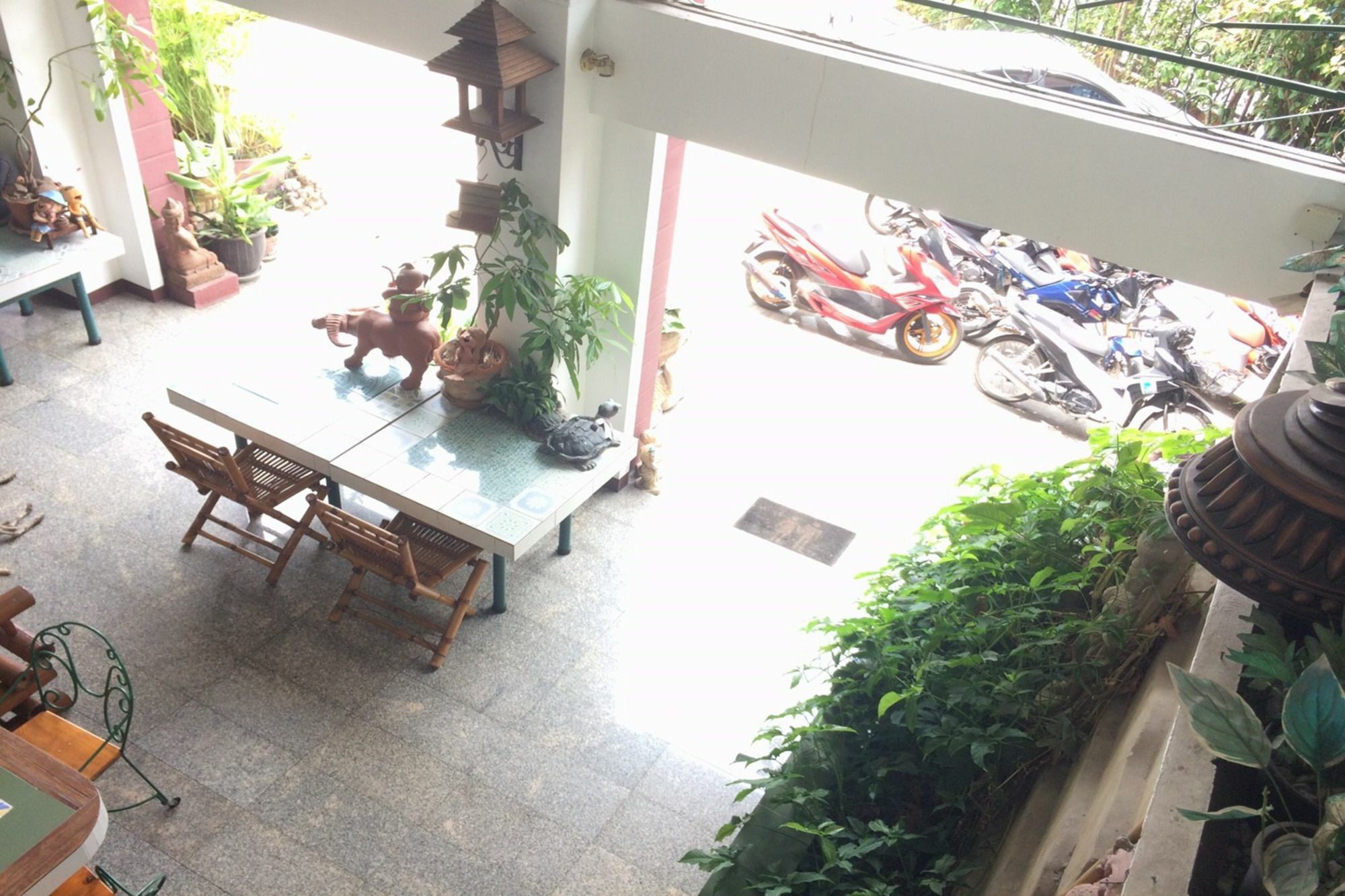 Baan Khun Mae Apartment Bangkok Exteriör bild