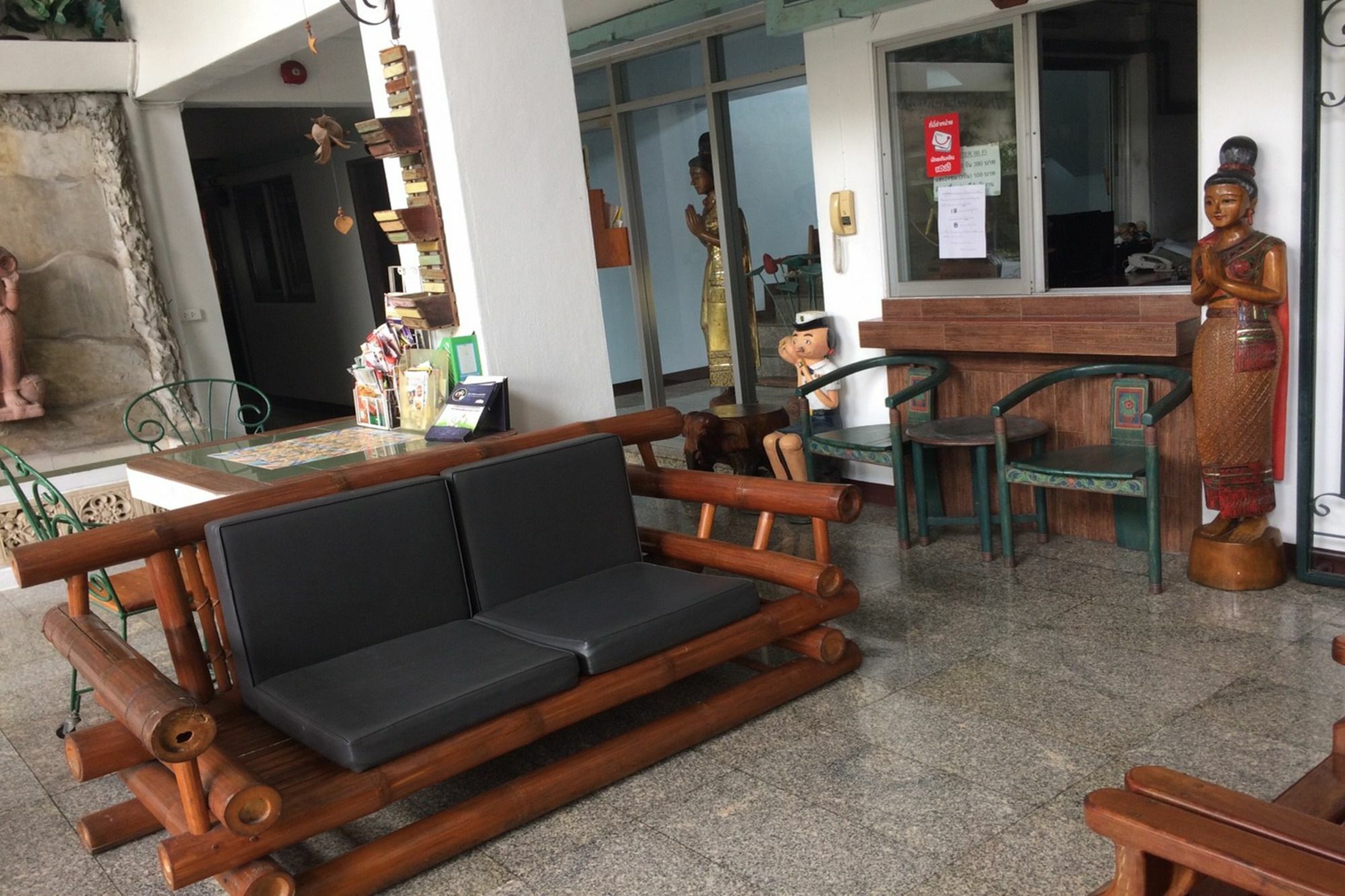 Baan Khun Mae Apartment Bangkok Exteriör bild